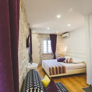 Sir George Luxury Split